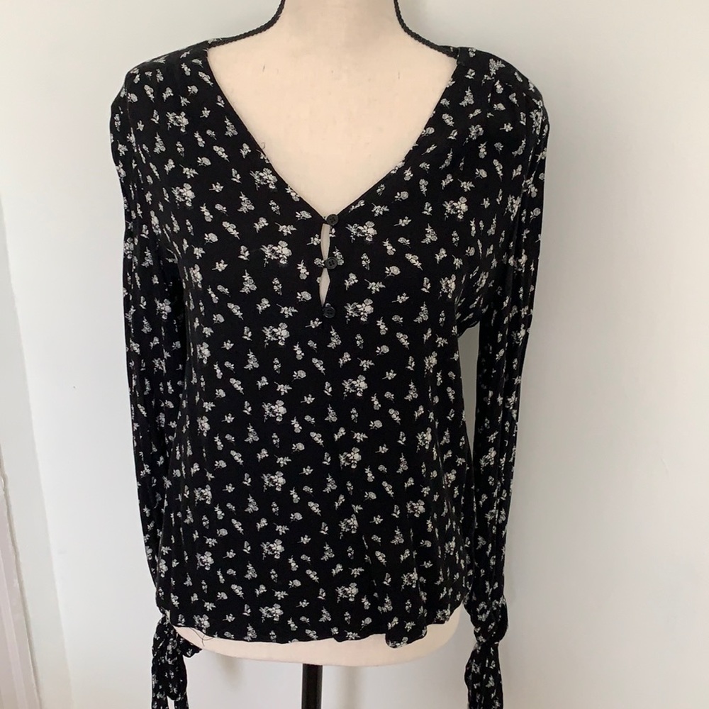 Hinge floral top